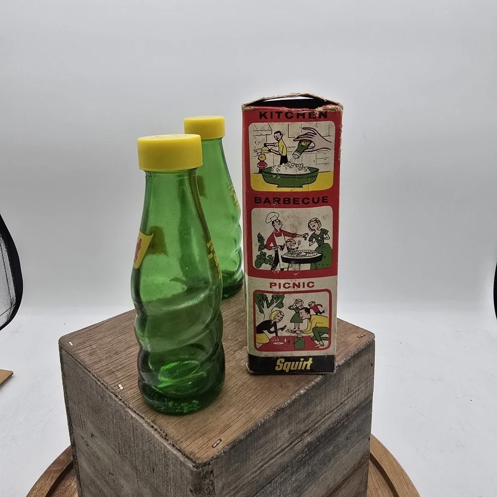 Vintage Squirt Soda Pop Glass Bottle Salt and Pepper Shakers Green With Box #2